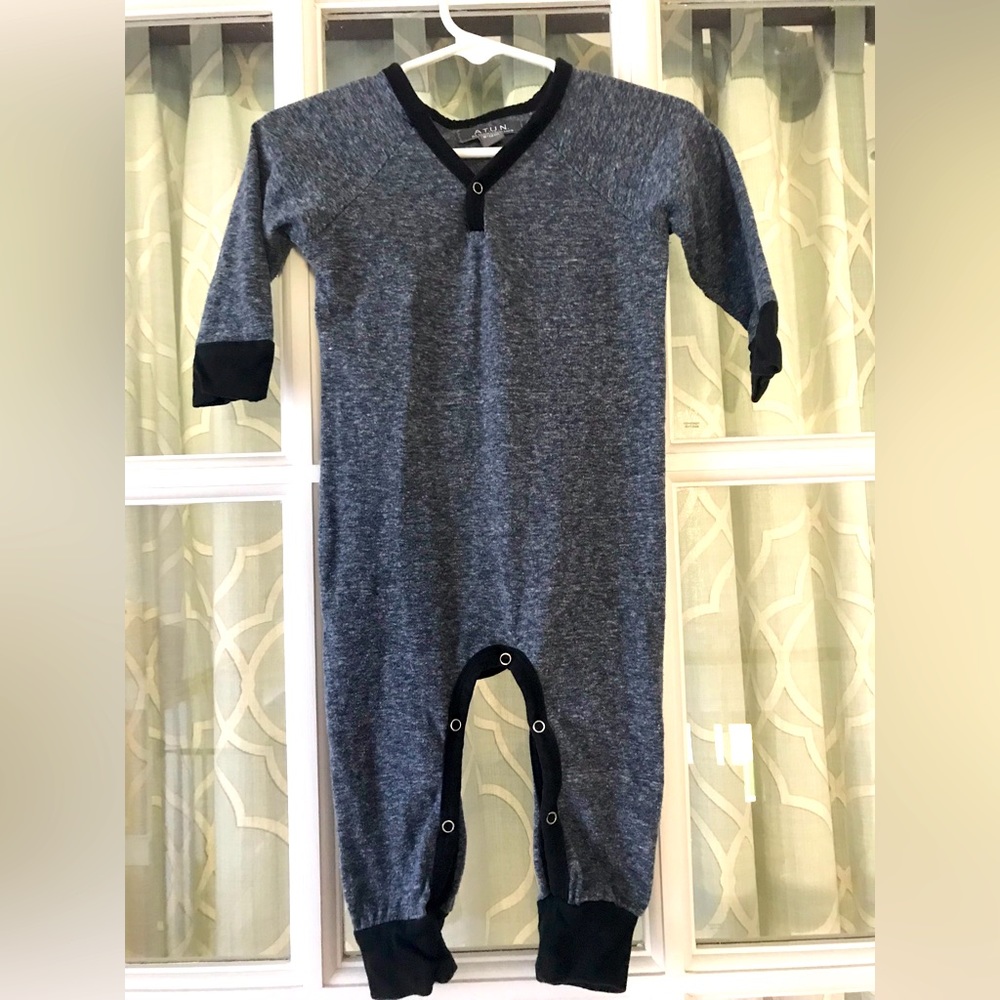 A.T.U.N. Size 6-12 months gray and black detailed snap crotch romper -excellent!